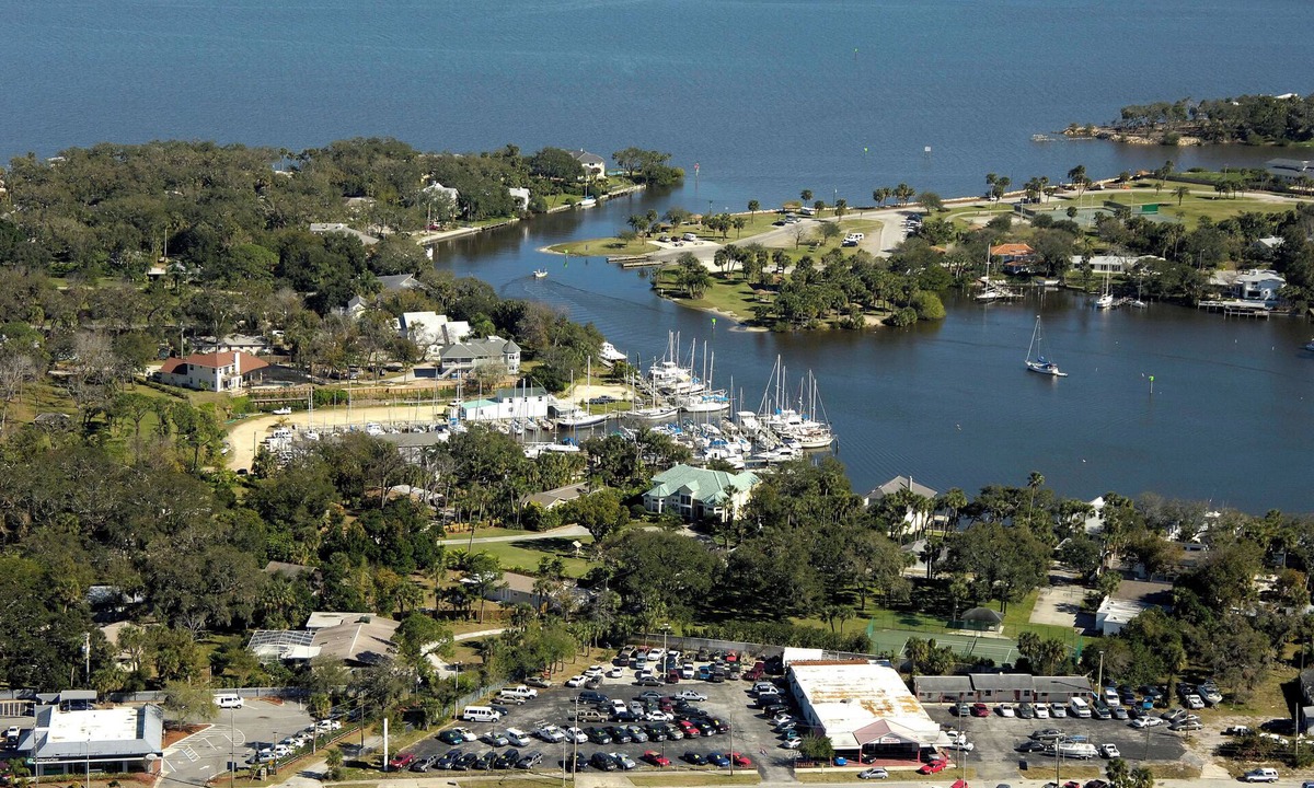 Tropic Condo | Modern 2BR Apt | Short Drive from Beach & Art Walk