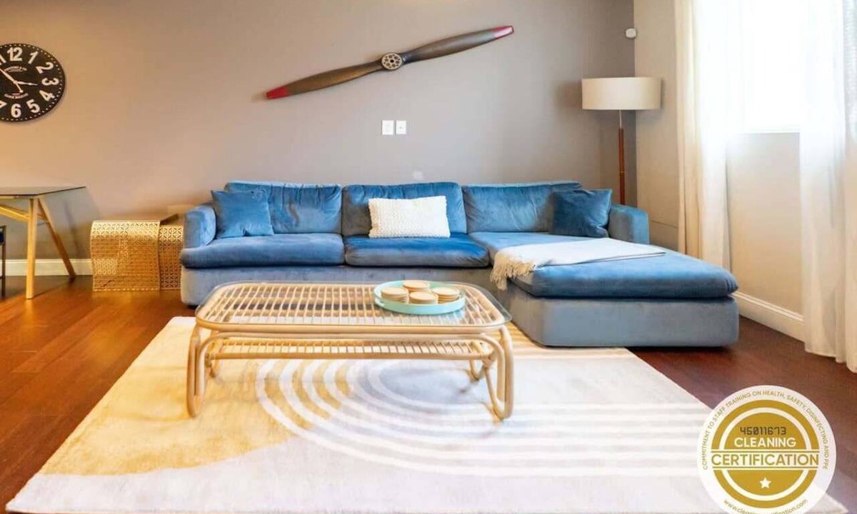 Central West End Condo | Modern 2BR Designer CWE Condo ABODEbucks