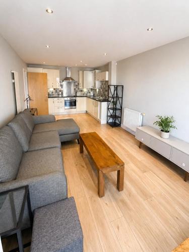 Chase Apartment | Modern 2BR Flat W balcony & 2 Bathrooms