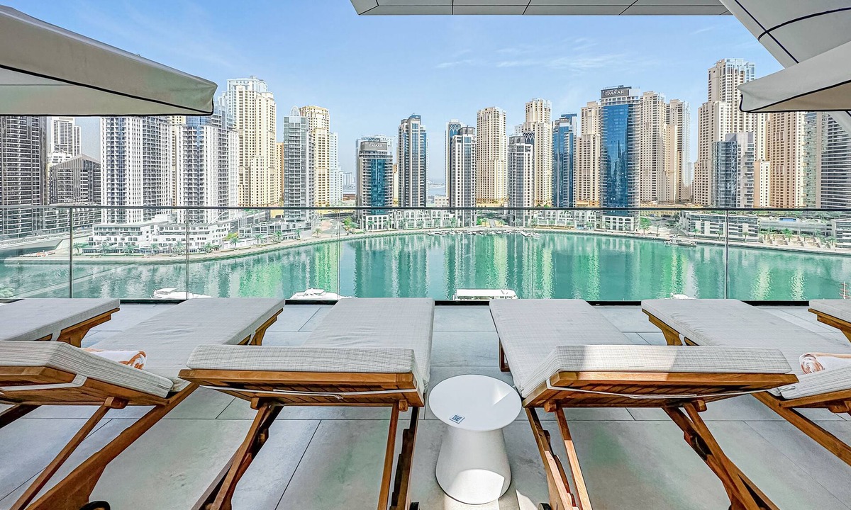 Dubai Marina Apartment | Modern 2BR HighFloor Haven - Vida Marina