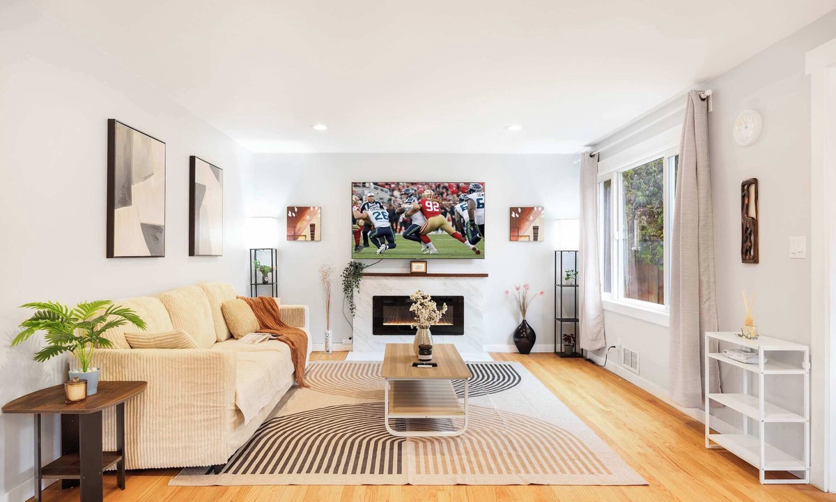 Ravenna House | Modern 2BR Home in Ravenna, Near UW, Green Lake