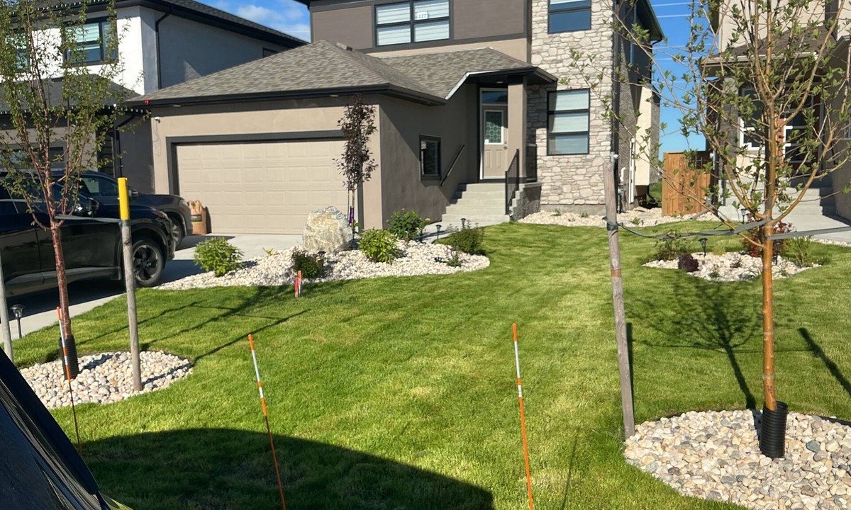 Winnipeg Bed & Breakfast | "Modern 2BR Suite with Private Entrance, Workspace, A/C & Parking in Sage Creek"