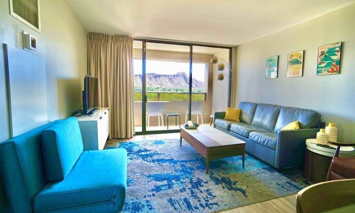 Waikiki Condo | Modern 2BR w/Diamond Head view, beach, FREE parking, king bed, pool, gym,& more!