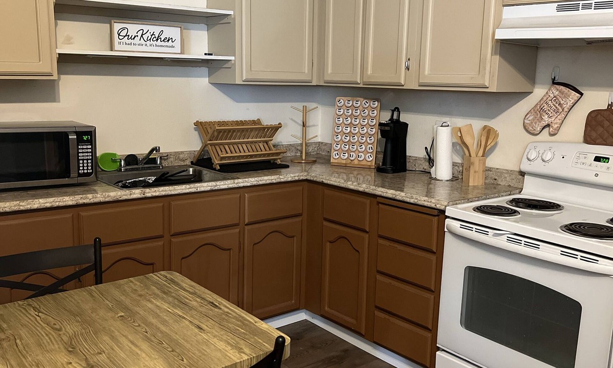 Clearlake Apartment | modern 3/2 custom built home