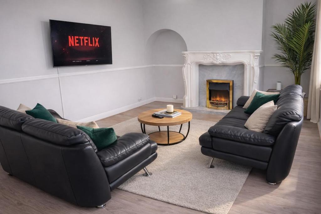 Leeds Apartment | Modern 3 Bed Apartment Near Leeds Arena Free Parking