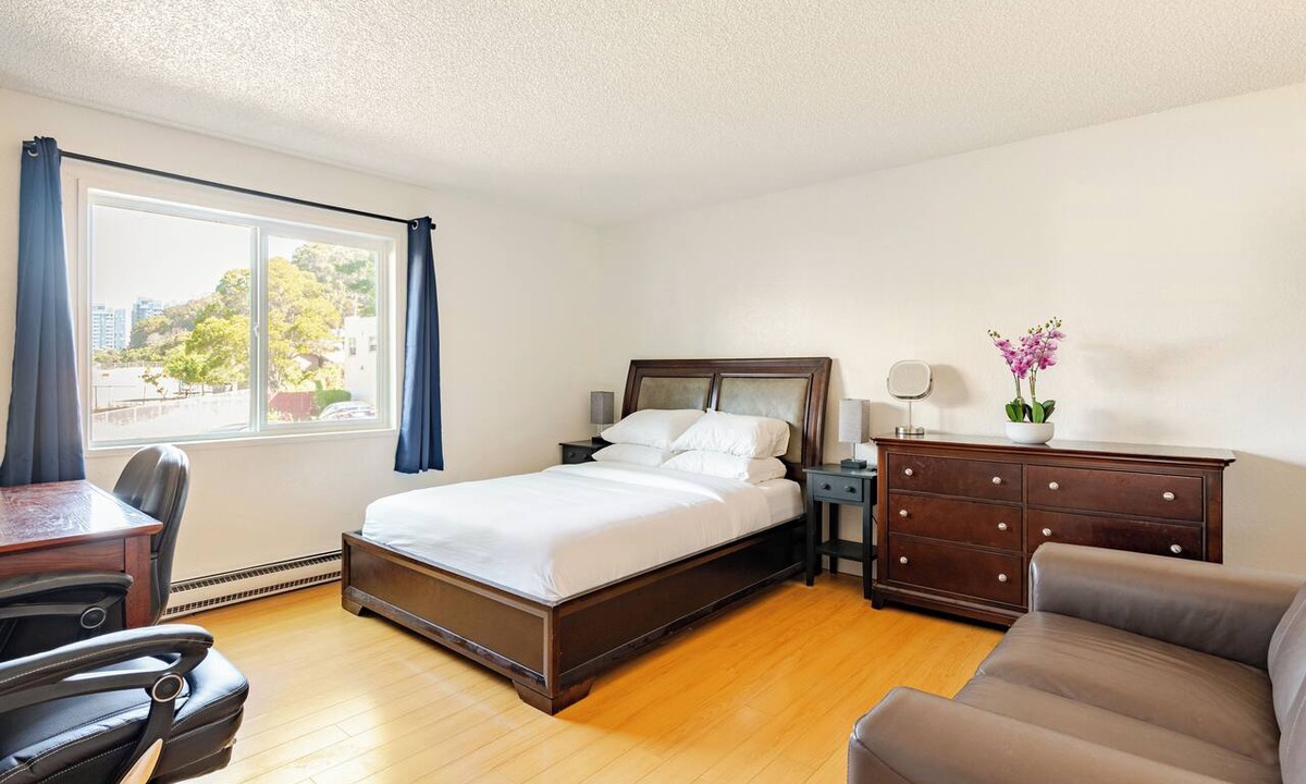 Berkeley Apartment | Modern 3-Bedroom 2 Bathroom 6 Beds Suite with AC, Perfect for Family and Work