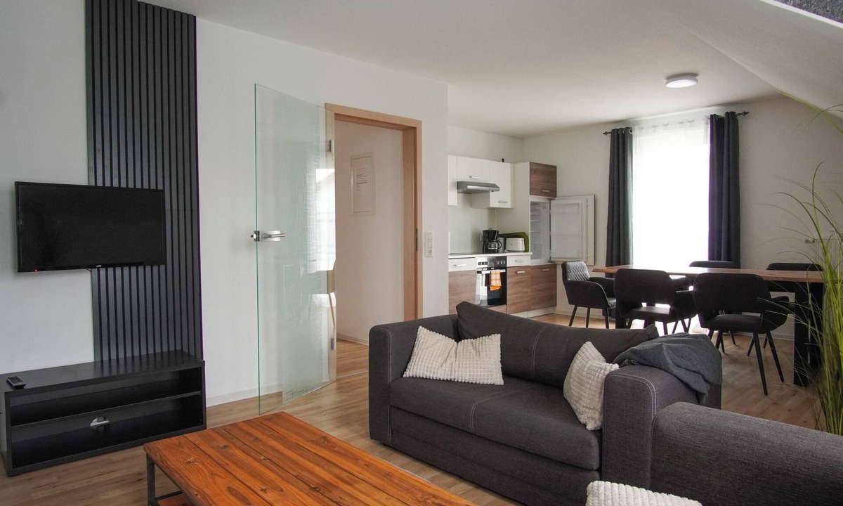 Jebenhausen Apartment | Modern 3-room top floor apartment with sauna & fitness