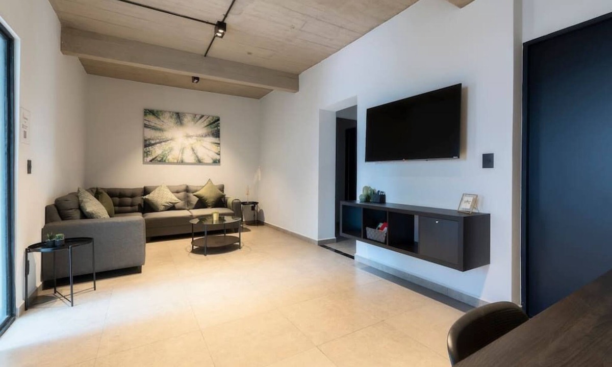 Historic Center Apartment | Modern 3Bdrm 2bath private balcony & Rooftop