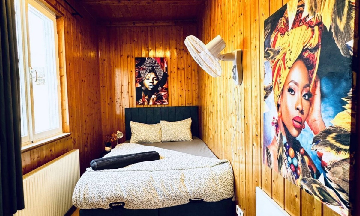 Meidling Apartment | Modern 3BR Apt with Private Garden | Sleeps 10
