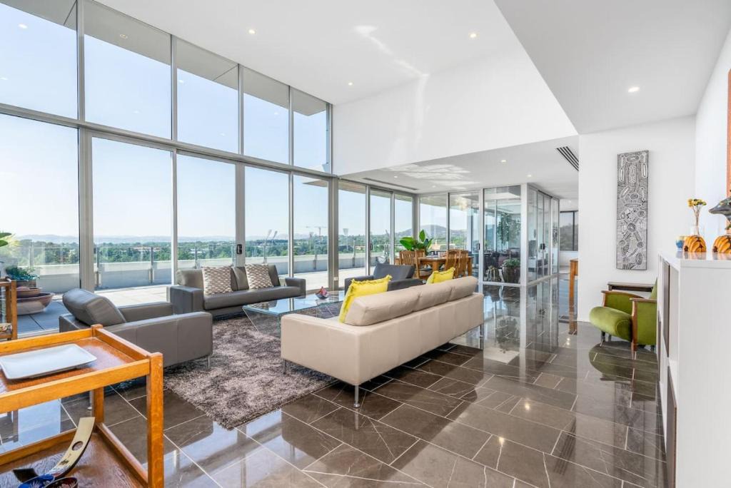 Capital Hill Apartment | Modern 3BR Home 5 mins away from Parliament House - Hosted by Canstay