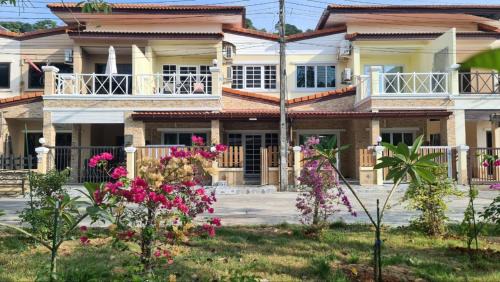 Kata Villa | MODERN 3BR Katabeach sweet Home