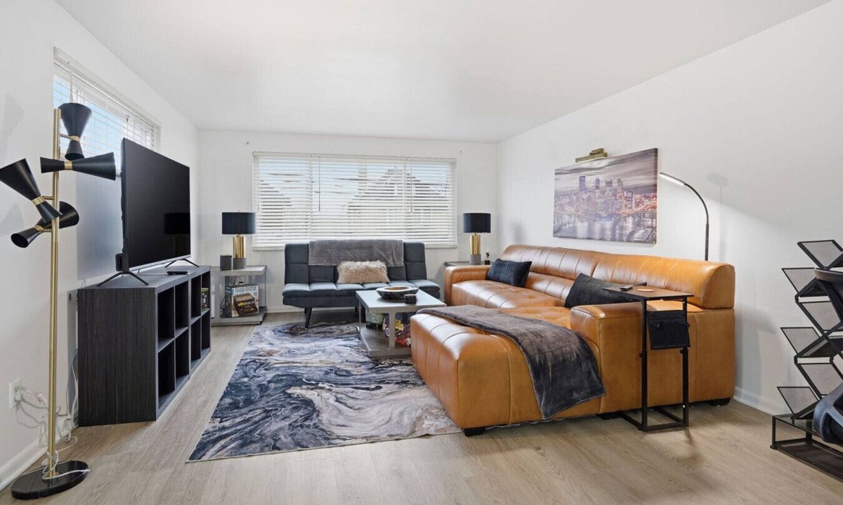 Mount Lebanon Villa | Modern 3BR Townhome in Mt. Lebanon | Garage + Easy City Access