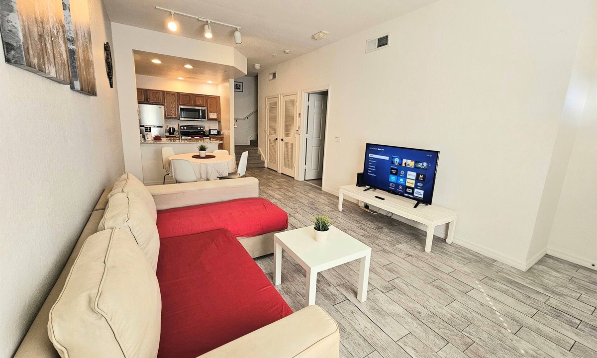 Venetian Bay Villages House | MODERN*3BR2BA*MASTER GROUNDFLOOR*GATED*AMENITIES