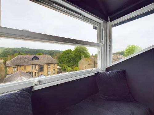 Eastgate Apartment | Modern 4 Bed Walk to Pubs, Shops and Countryside