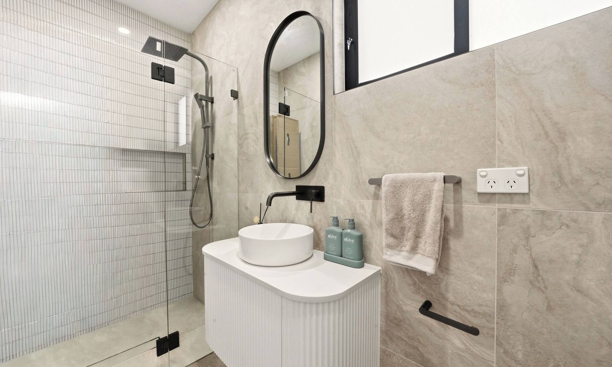 Canley Heights House | Modern 4 bedrom home, Walk to shops & Station in Canley Heights