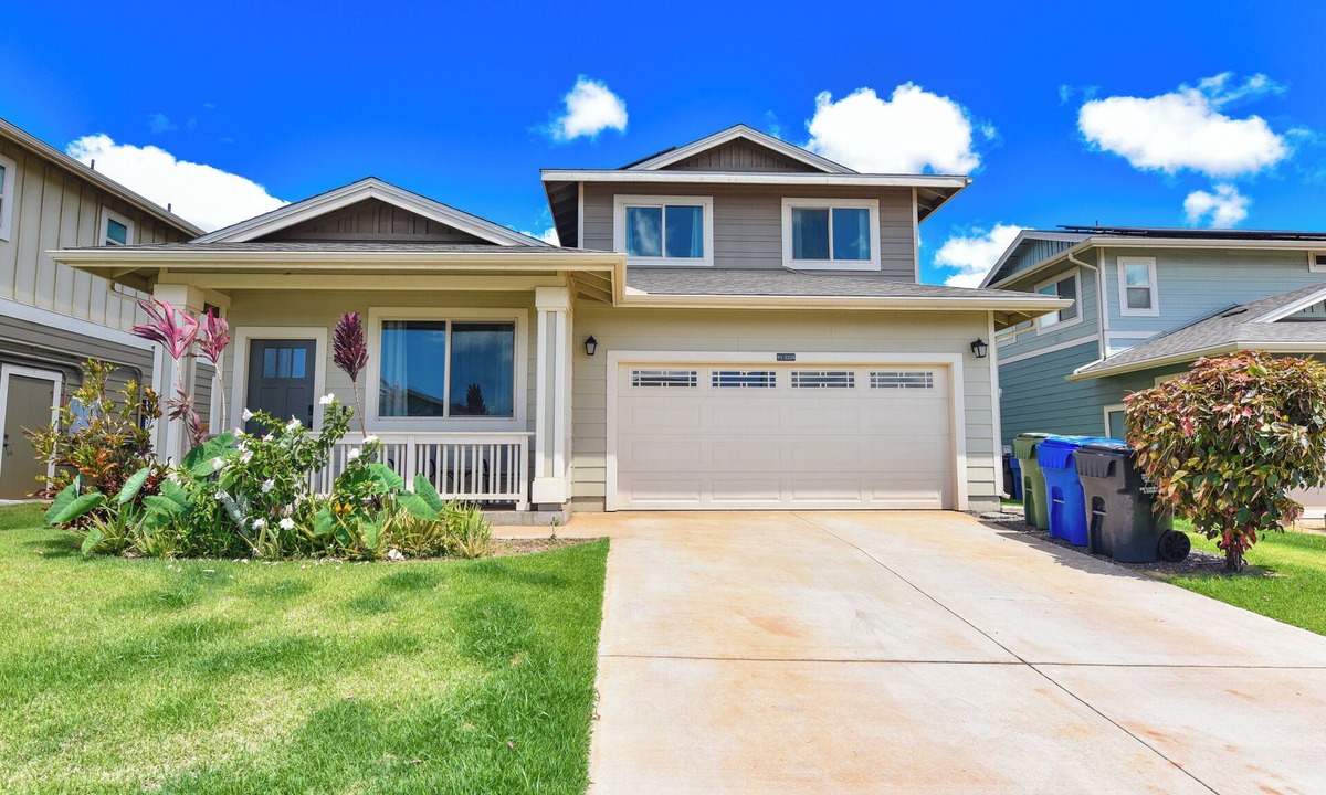 Ewa House | Modern 4-bedroom house in family-friendly Hoopili with WiFi, AC