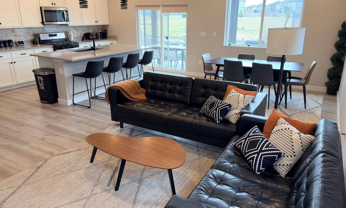 Brighton House | Modern 4-bedroom house in Quiet Brighton, Near Major Highways & DIA