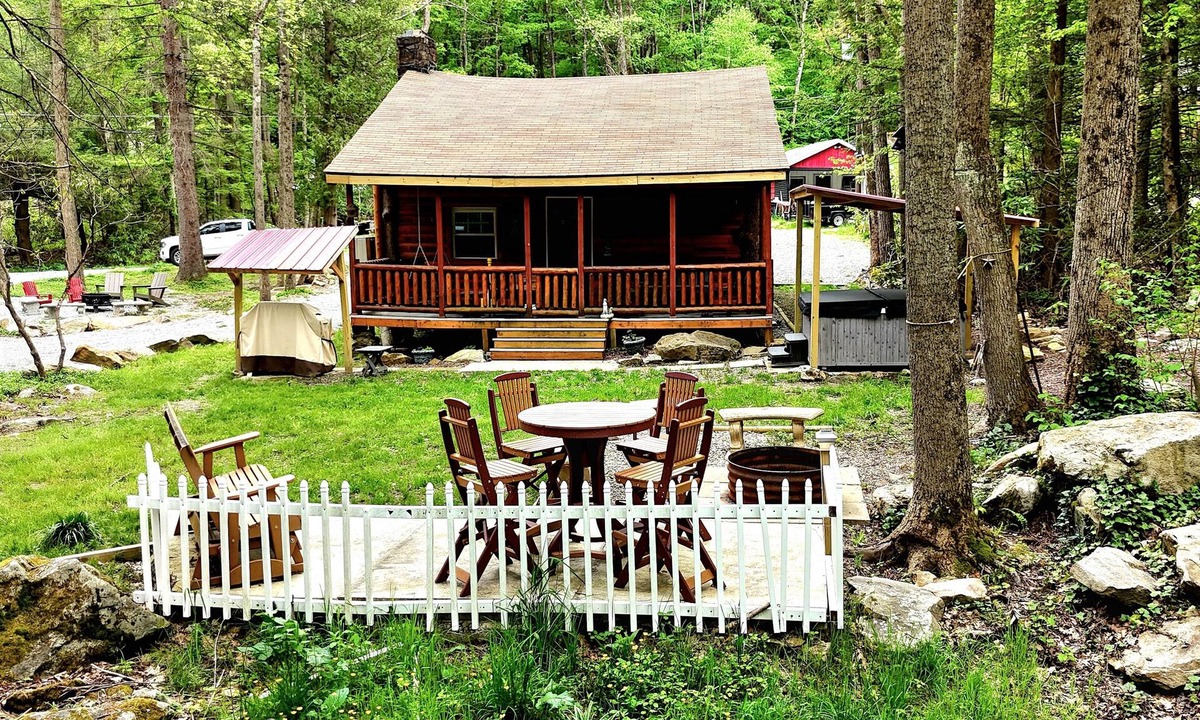 Jefferson Township Cabin | Modern 4-bedroom Log Cabin in Somerset