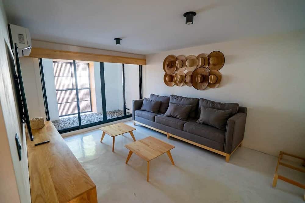 Ruta Independencia House | Modern 4-Suite Villa with Private Rooftop Pool