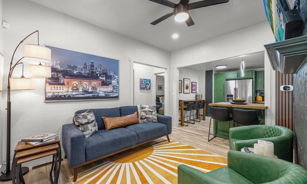 Independence House | Modern 4BR 2BA Near KC Stadiums FIFA & Historic Independence Square