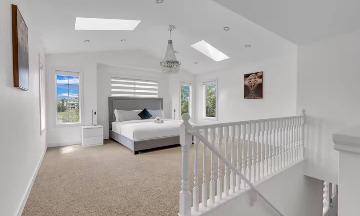 Panorama Hills House | Modern 4BR | AC | Close Airport, Stores & Dining