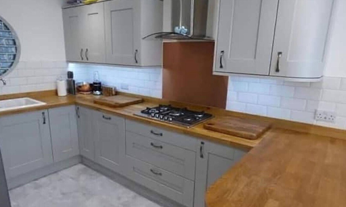 Winterbourne House | Modern 4BR House for Families and Groups