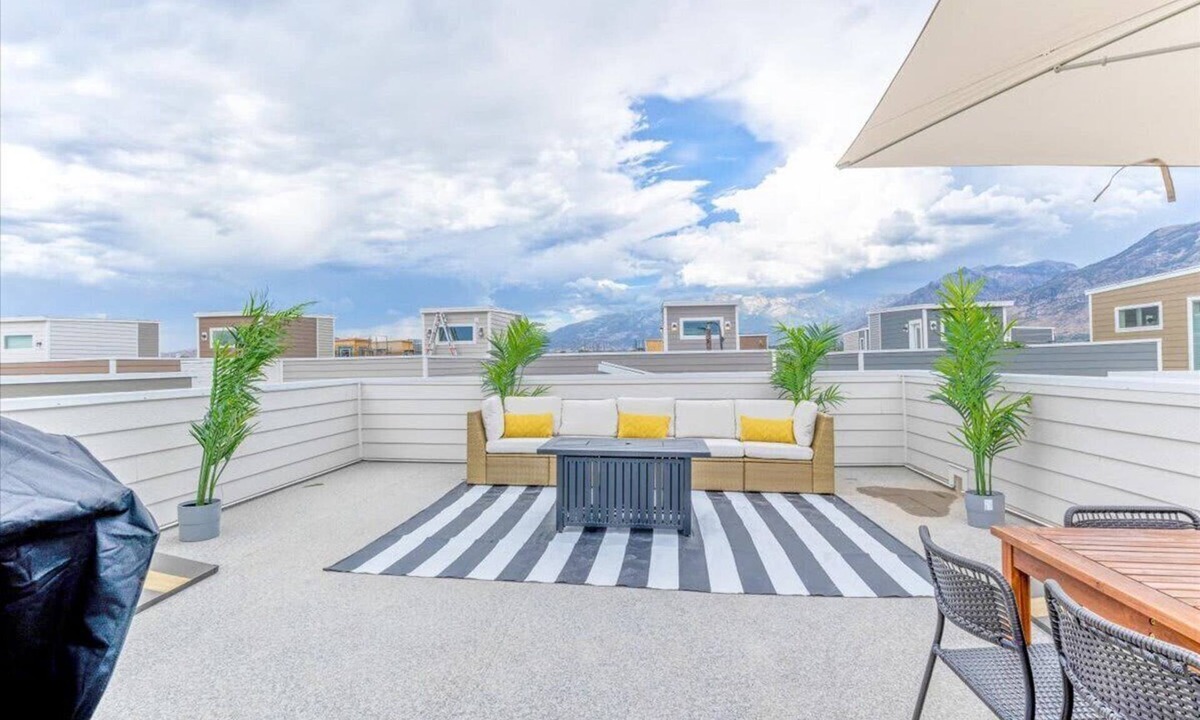 American Fork House | Modern 4BR Home Rooftop Patio Mountain Views