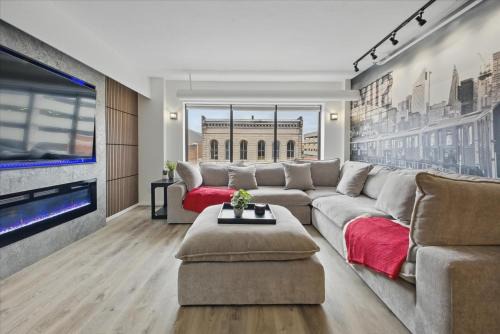 Wholesale District Apartment | Modern 4th-Floor Flat in the Heart of Indianapolis