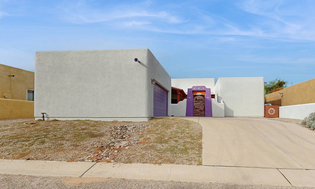 Civano House | Modern adobe home with a community pool, washer/dryer - snowbirds welcome!