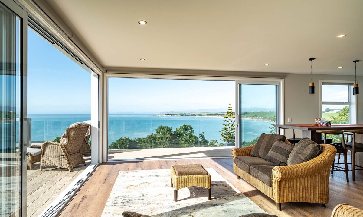 Kakanui House | Modern & Amazing with Unbeatable Ocean Views From a Beautiful House