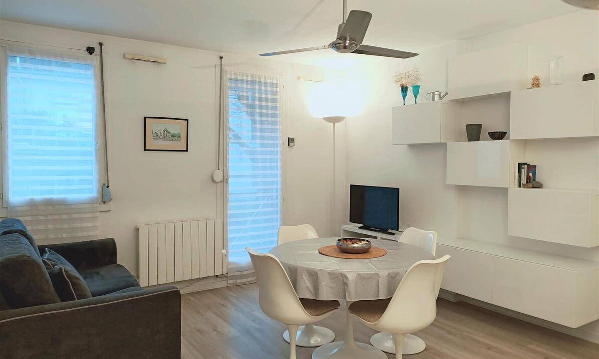 Aix-les-Bains City Center Apartment | Modern and bright studio with covered parking, pets allowed