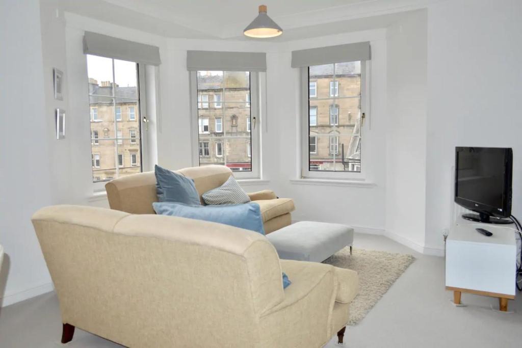 Ellemford Apartment | Modern and Central Flat in Roseburn Area
