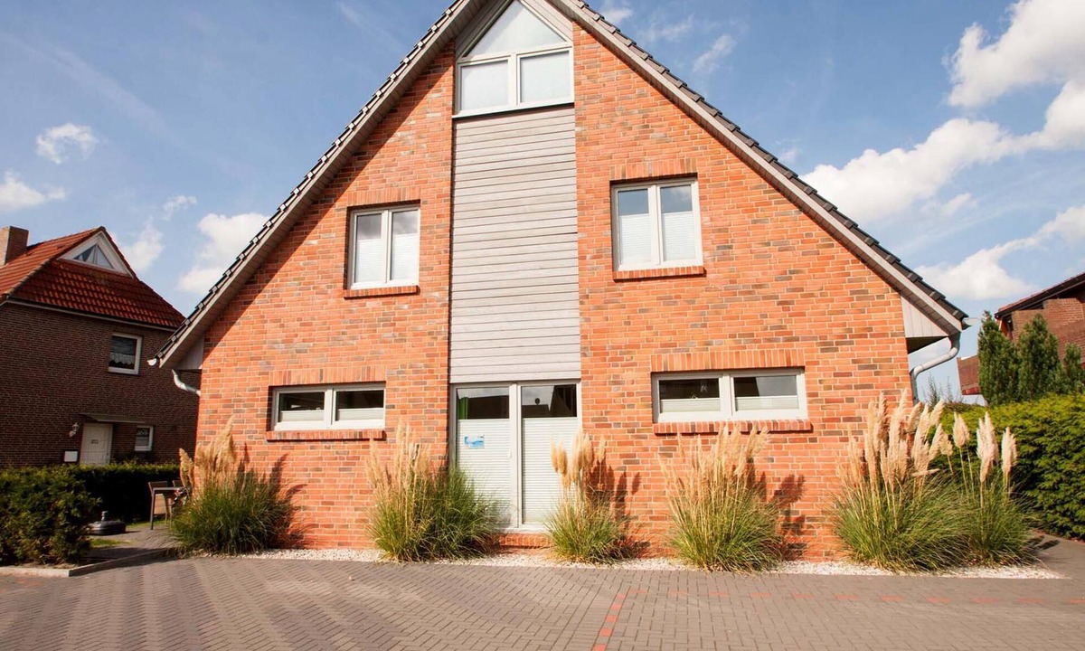 Carolinensiel House | Modern and comfortable: This chic terrace house of about