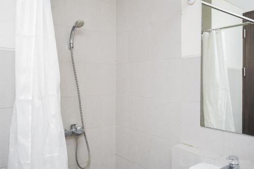 Pondok Aren Apartment | Modern and Homey Studio at Bintaro Icon Apartment By Travelio