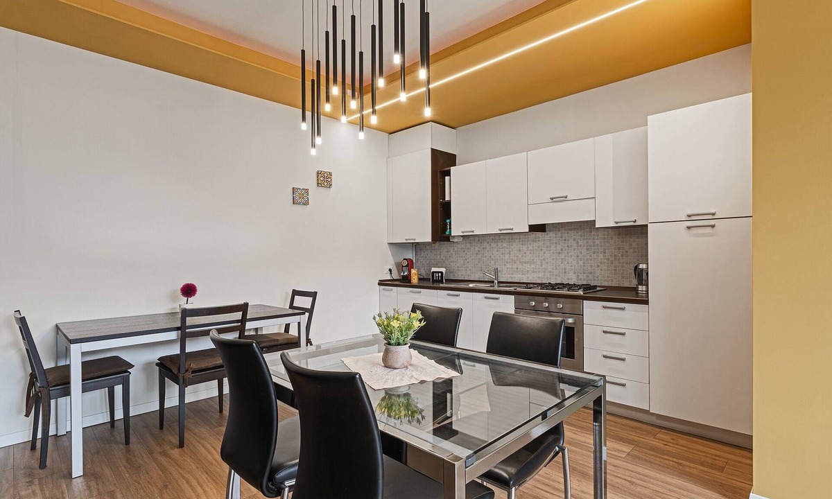 Paratico Apartment | Modern apartment a stone's throw from the lake with private parking