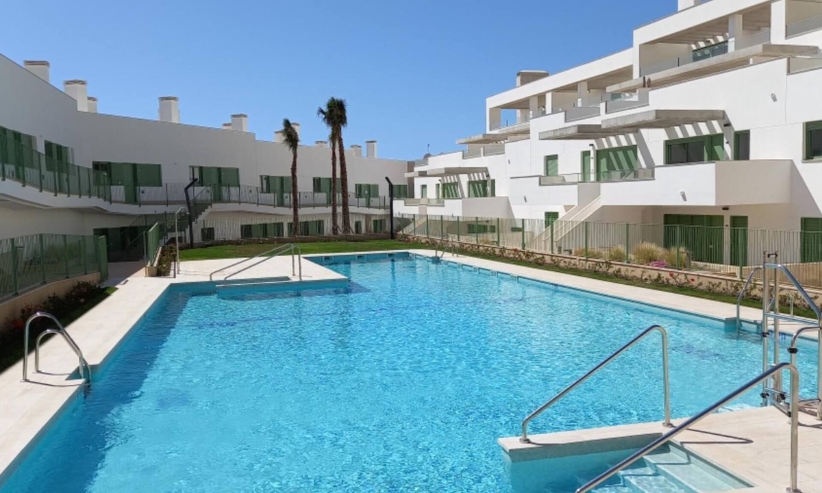 La Parata Apartment | Modern Apartment with Wifi in Frontline Complex with Pool, & private parking