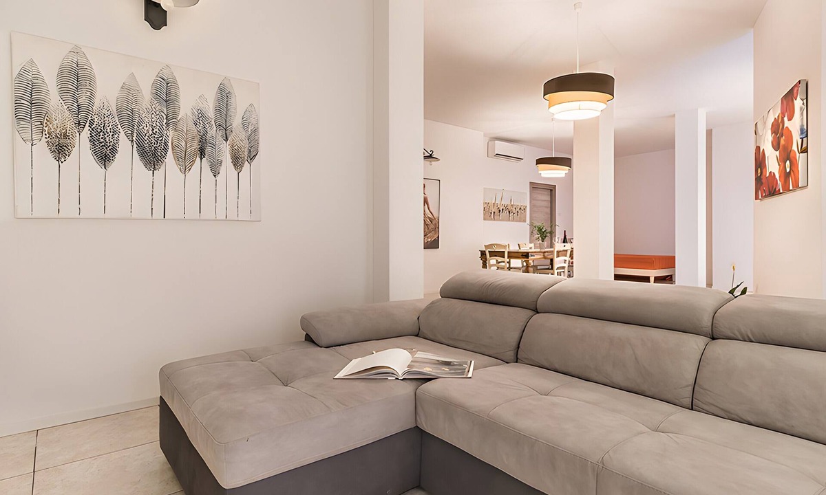 Salgareda Apartment | Modern Apartment near Noventa di Piave Designer Outlet and the Sea