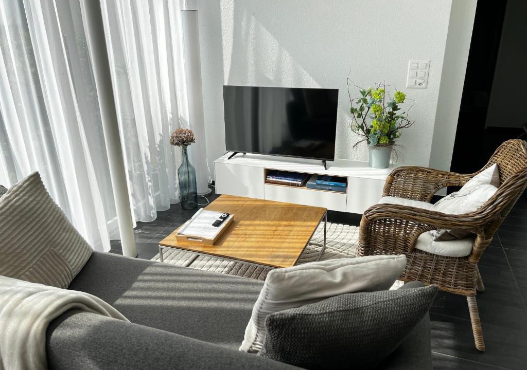 Stans Apartment | Modern apartment Pilatus view self check-in