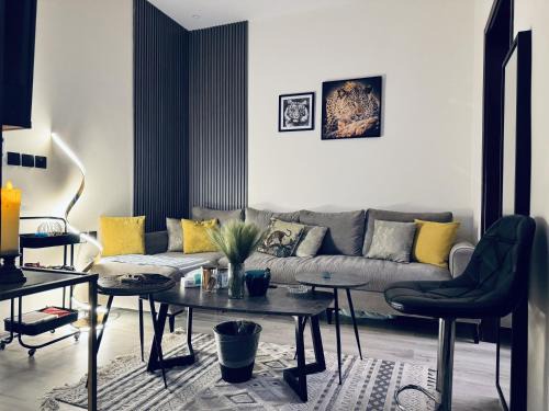Hera Street Apartment | Modern Apartment