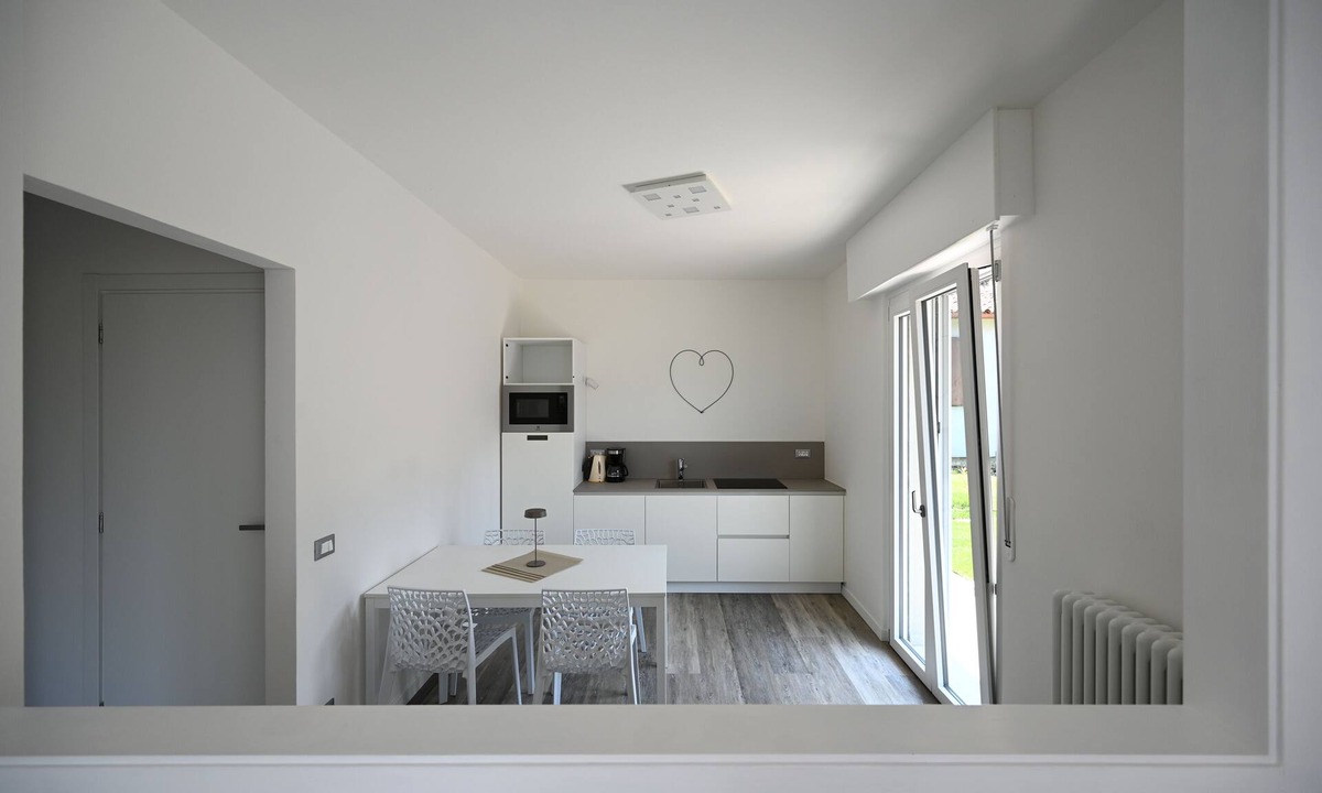 Malcesine Condo | MODERN APARTMENT SECOND FLOOR AND PARKING SPACE APP ARIA