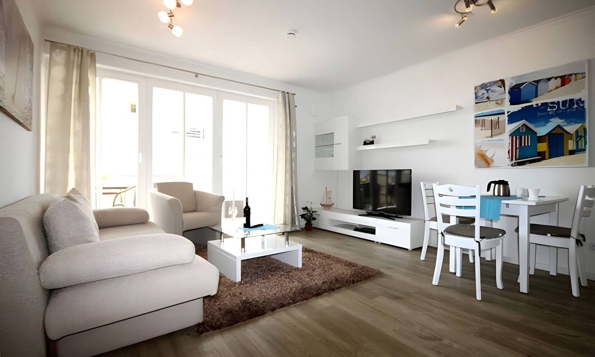 Boergerende-Rethwisch Apartment | Modern Apartment Villa Strandvogt WE 08 with Balcony and Parking near the Beach