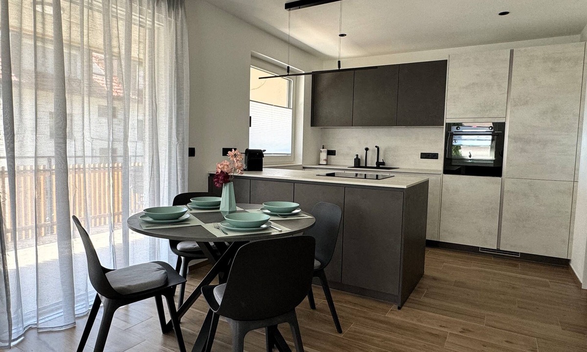 Merano Apartment | Modern apartment with large balcony. Near city center.