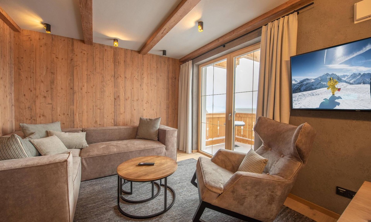 Hochkrimml Apartment | Modern apartment with mountain view, sauna, and close to the slopes