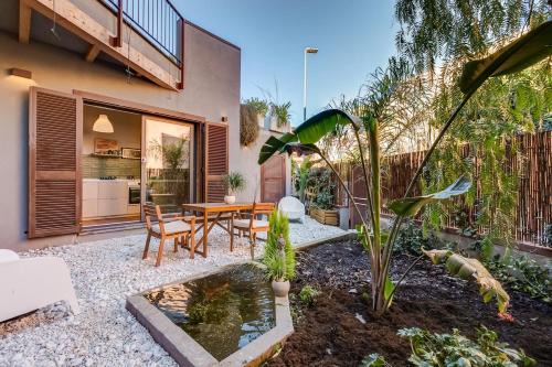 Prenestino-Labicano Apartment | Modern Apartment with Private Garden Courtyard