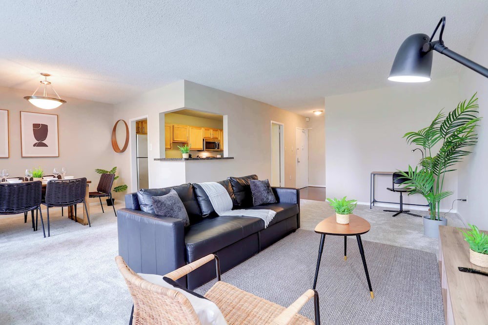 Crystal City Apartment | Modern Apt Near D.C. | Easy Metro Access