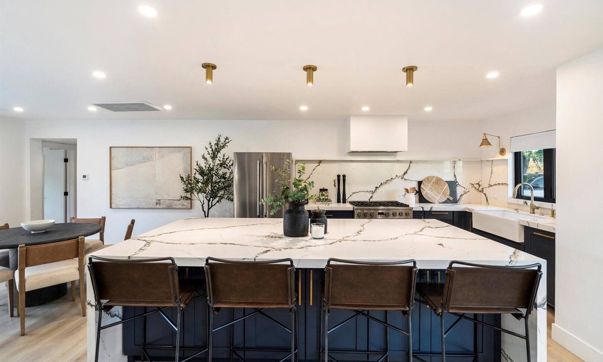Arcadia Lite House | Modern Arcadia Oasis: Newly Renovated. Indoor-Outdoor Living. Walk to Dining!