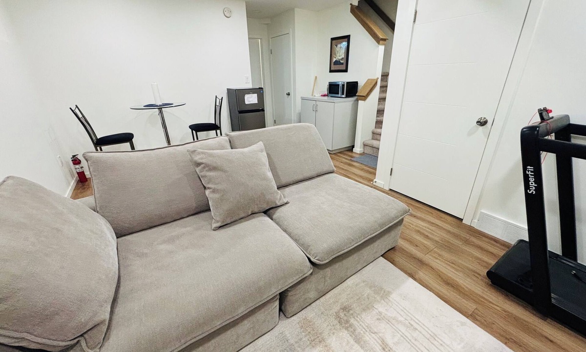 Winnipeg Apartment | Modern Basement Suite with Private Entrance - Perfect for a Relaxing Stay!