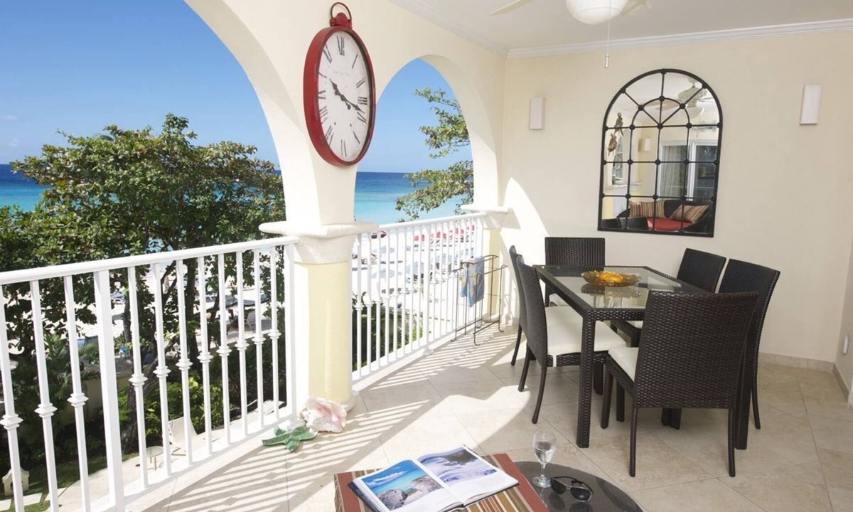 Dover Apartment | Modern Beachfront Condo with Pool - Sapphire 203