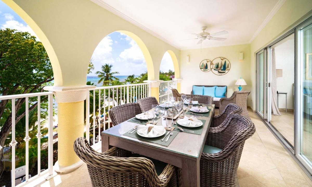 Dover Apartment | Modern Beachfront Condo with Pool - Sapphire 311