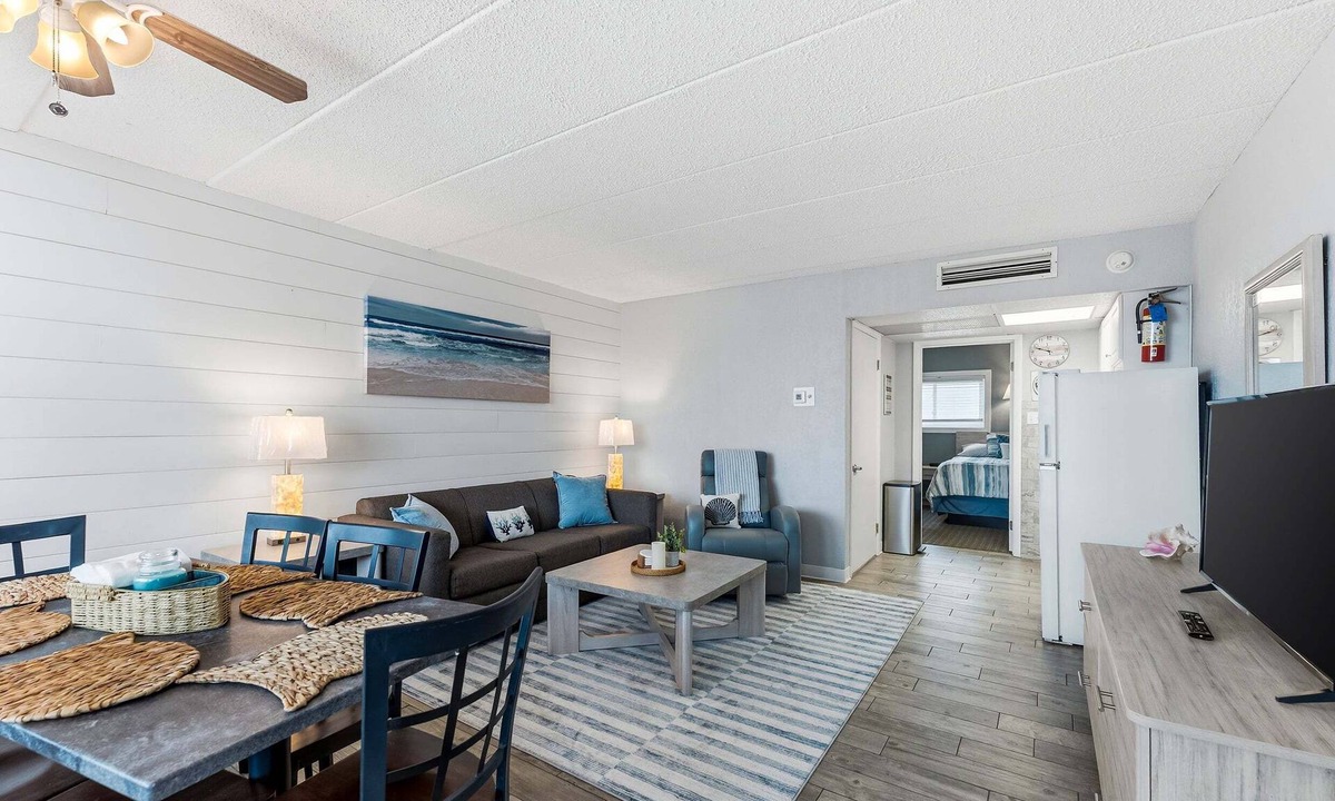 Diamond Beach Condo | Modern Beach Condo w/Ocean Views, Pool & Prime Walkable Location